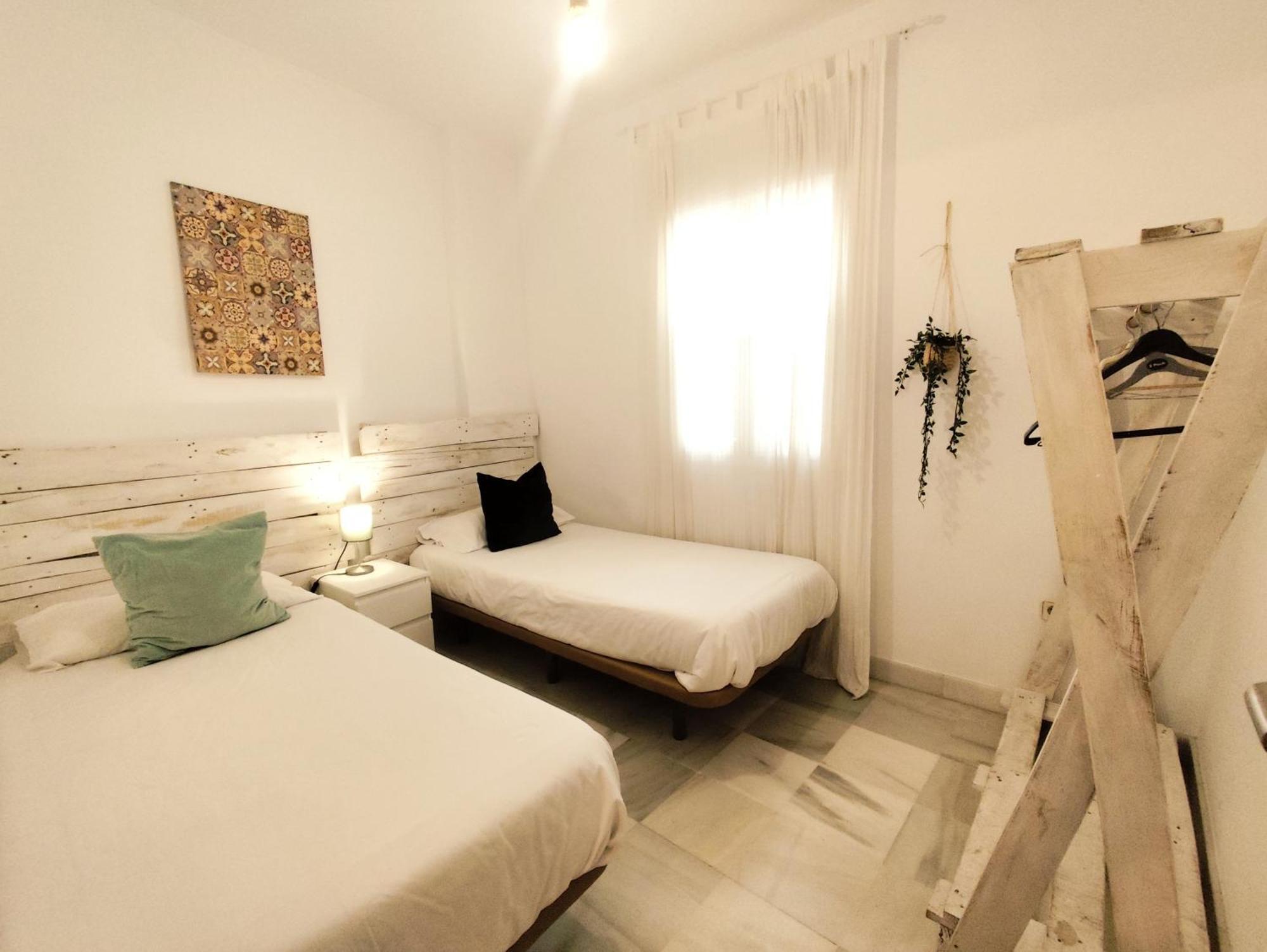 Apartamento San Luis. Plaza De Parking Gratis!!! Seville Exterior photo